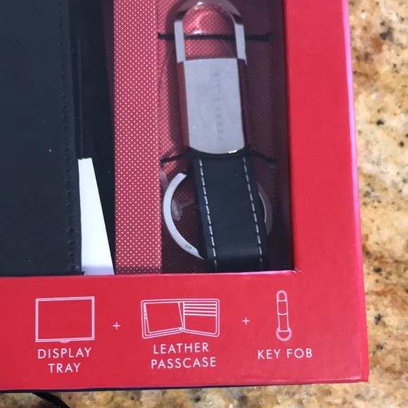 Perry Ellis genuine leather wallet - Picture 3 of 12